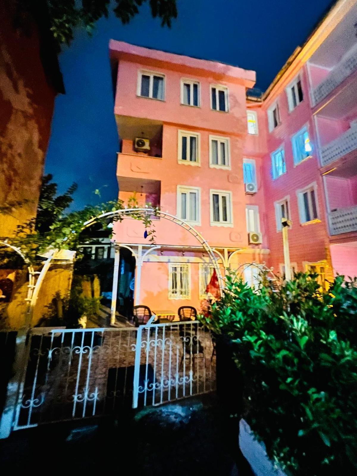 Pembe Koesk Old Center Istanbul