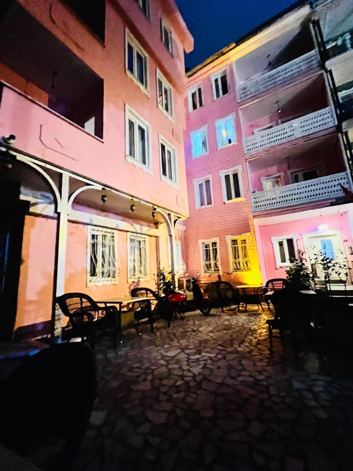 Pembe Koesk Old Center Istanbul
