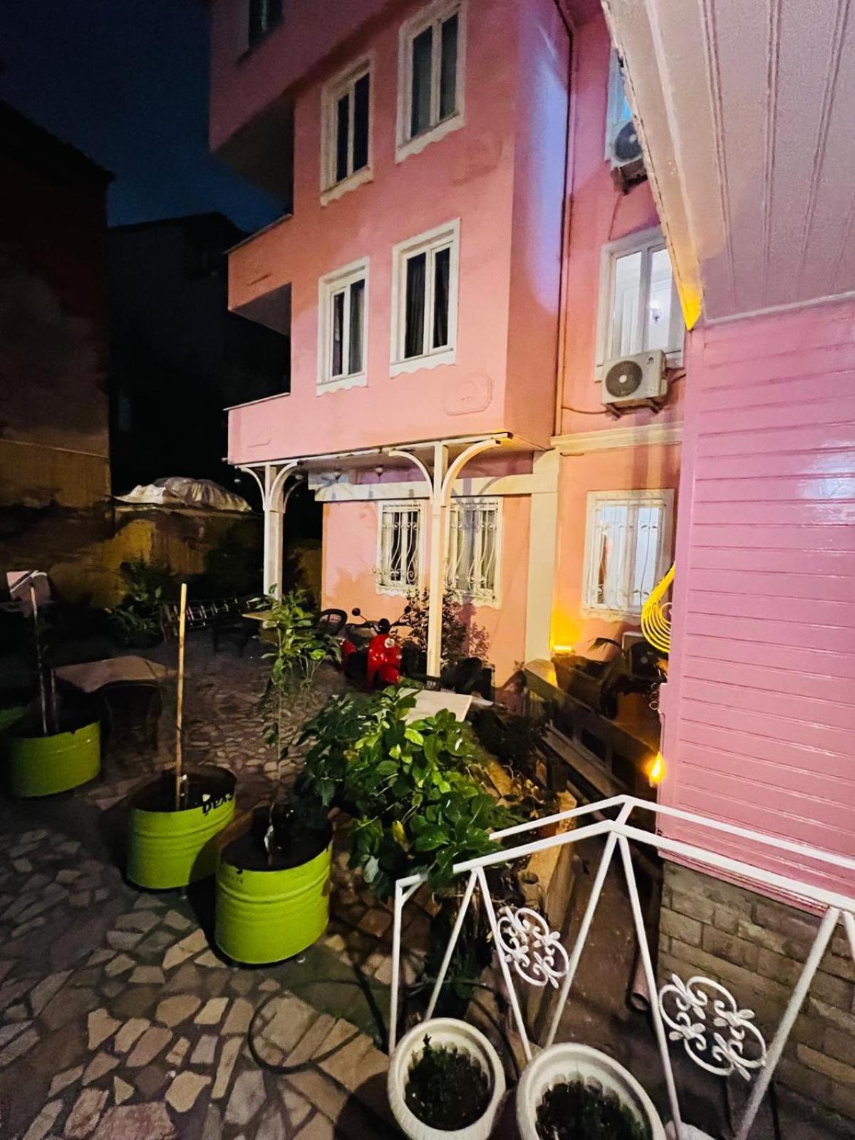 Pembe Koesk Old Center